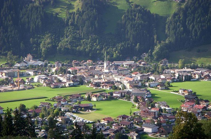 Gasthof Hotel Kirchenwirt Zell am Ziller Dış mekan fotoğraf